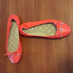 Michael Michael Kors Leather Bow & Logo Charm Coral Ballet Flats  Size 7M
